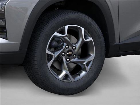 New 2026 Chevrolet Trax LT w/ Driver Confidence Package image 9