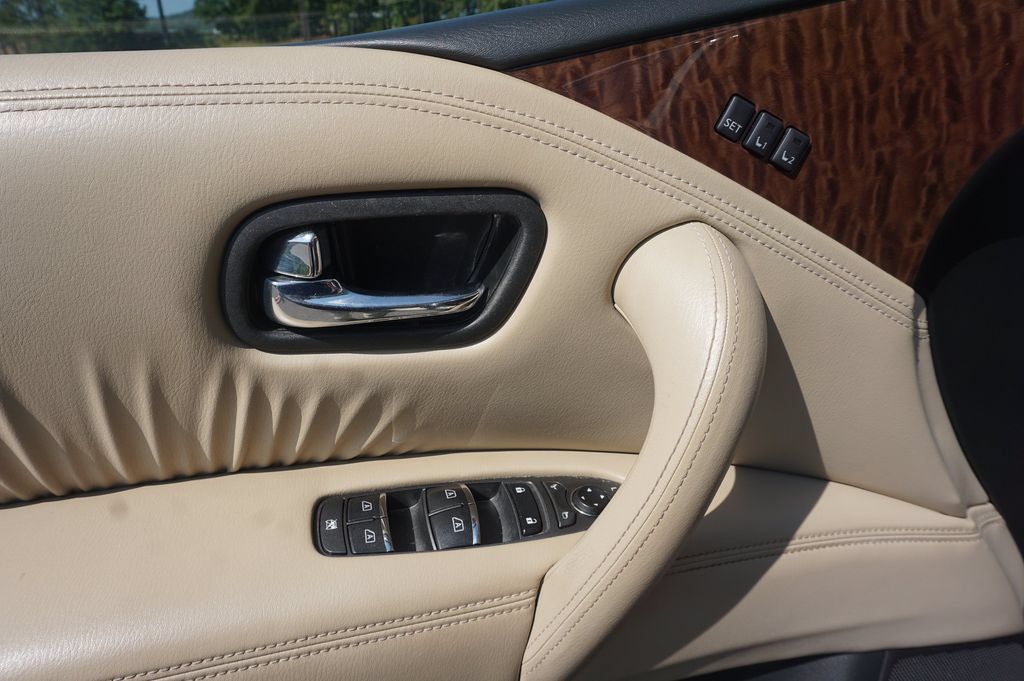 Used 2019 Nissan Armada SL w/ Premium Package RWD image 3