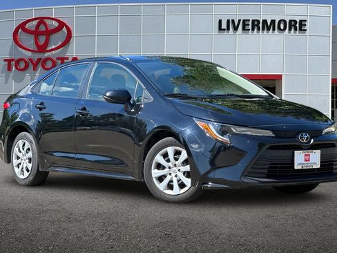 Used 2024 Toyota Corolla LE FWD image 2