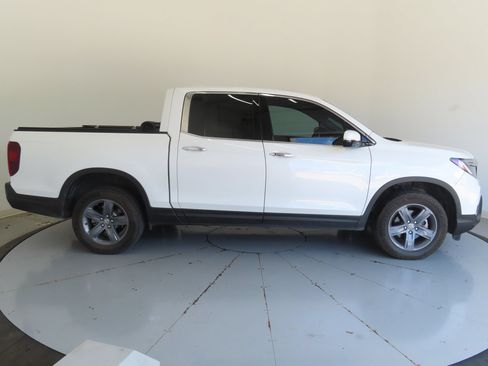 Used 2021 Honda Ridgeline RTL-E image 2