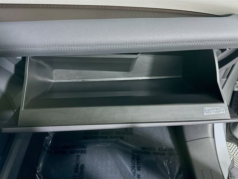 Used 2023 Toyota Sienna XLE image 32