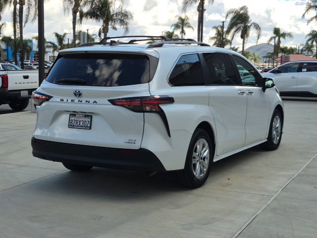 Used 2022 Toyota Sienna XLE w/ XLE Plus Package FWD image 5