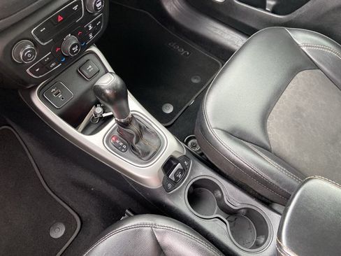 Used 2019 Jeep Compass Latitude FWD image 26