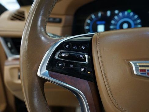 Used 2017 Cadillac Escalade Platinum image 37