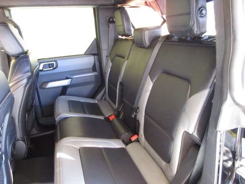 Certified 2022 Ford Bronco Black Diamond w/ Sasquatch Package image 24