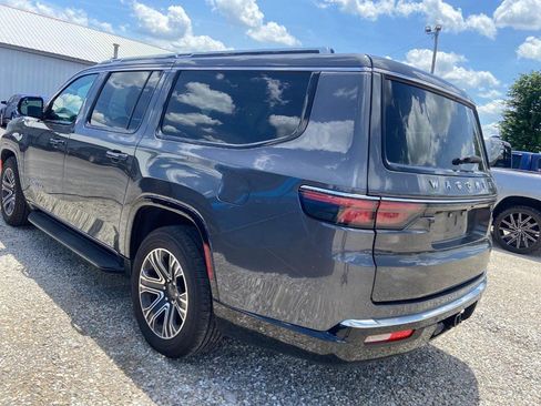 Used 2024 Jeep Wagoneer L Series II w/ Flexible Seating Group AWD/4WD image 4