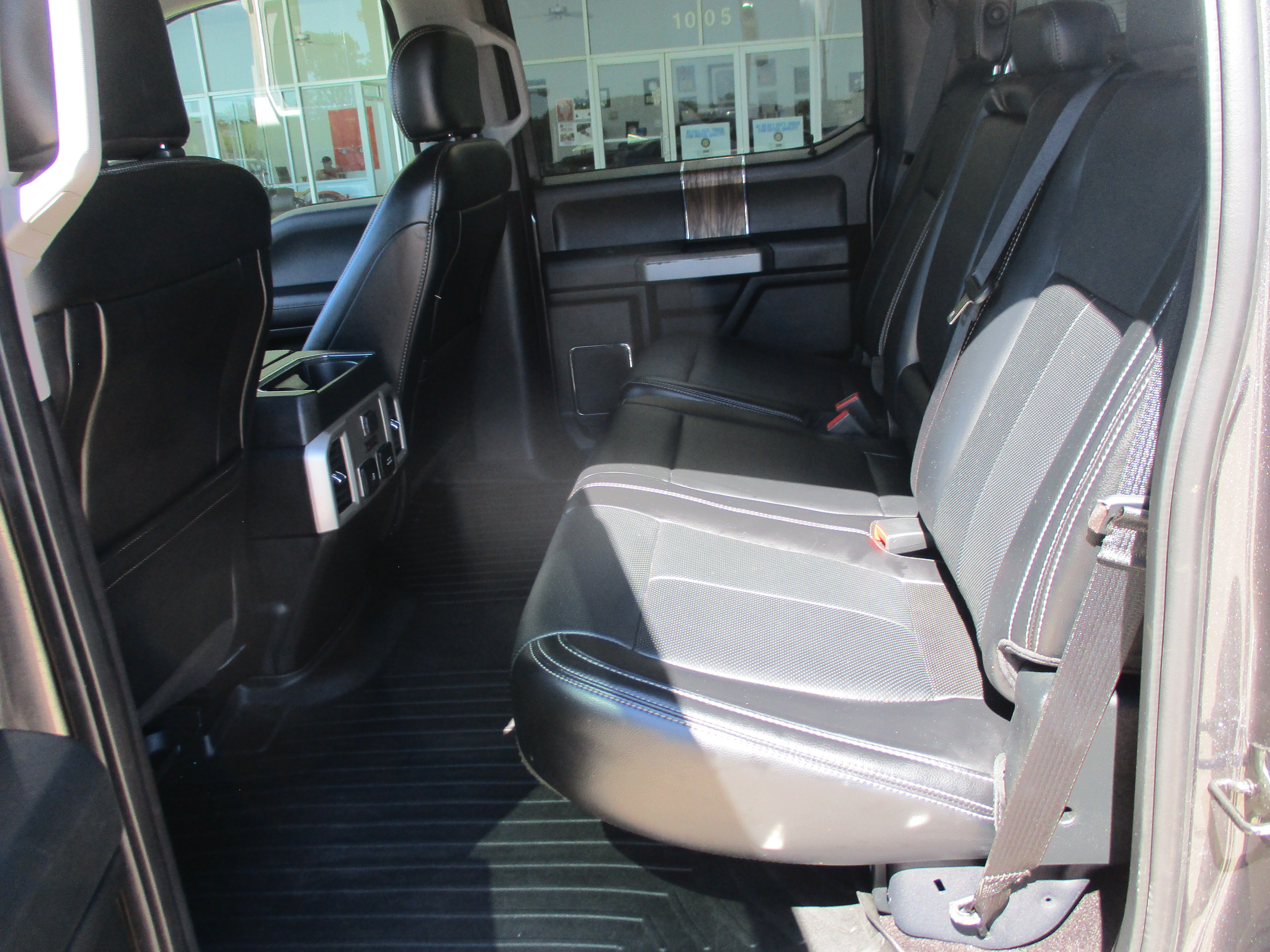 Used 2018 Ford F150 Lariat w/ Equipment Group 502A Luxury AWD/4WD image 5