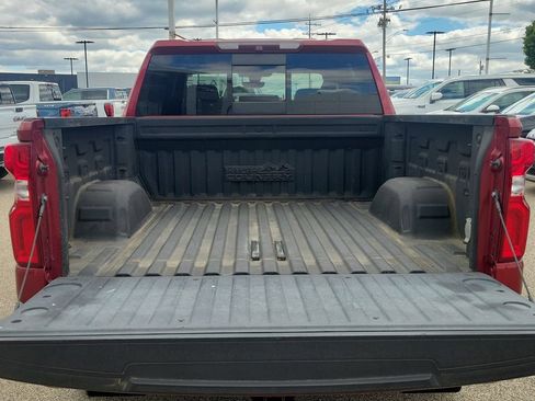Used 2019 Chevrolet Silverado 1500 High Country w/ Technology Package AWD/4WD image 8
