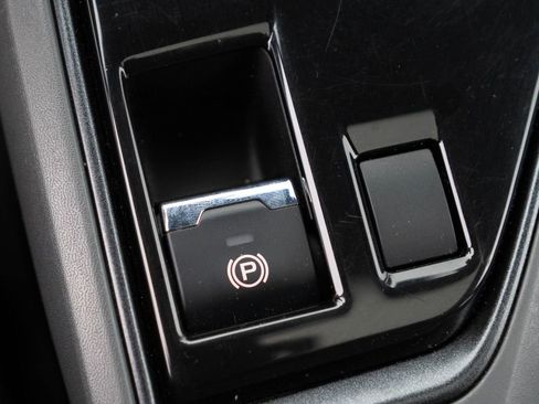 Used 2024 Subaru Crosstrek 2.5i Wilderness w/ Crosstrek Mirror Package image 26