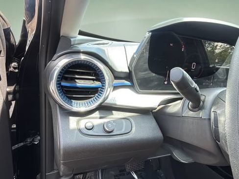 Used 2025 Chevrolet Trax LT FWD image 21