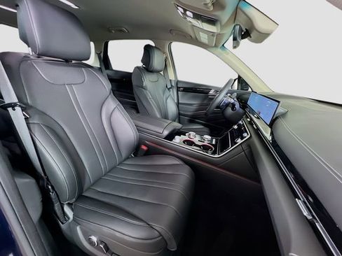 Used 2025 Genesis GV80 2.5T Standard image 29