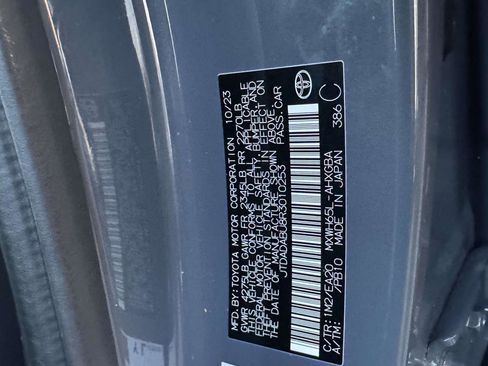 Certified 2024 Toyota Prius XLE image 28