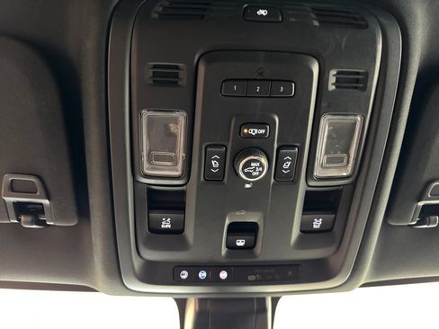 Used 2021 GMC Yukon XL Denali w/ Advanced Technology Package AWD/4WD image 23