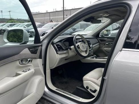 Used 2023 Volvo XC90 B6 Plus AWD/4WD image 5