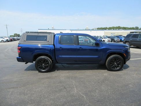 Used 2022 Nissan Frontier SV AWD/4WD image 5
