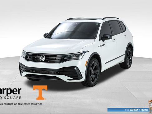 Used 2023 Volkswagen Tiguan SE R-Line FWD image 1