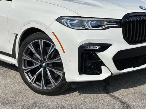 Used 2021 BMW X7 M50i w/ Cold Weather Package AWD/4WD image 9