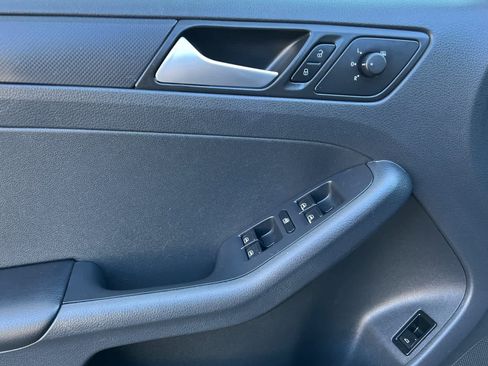 Used 2014 Volkswagen Jetta S image 14