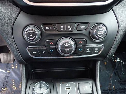Used 2021 Jeep Cherokee Trailhawk w/ Technology Group AWD/4WD image 20