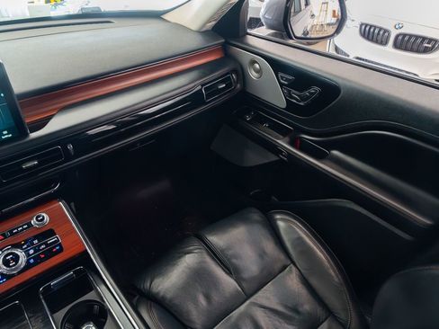 Used 2021 Lincoln Aviator Reserve w/ Equipment Group 210A image 11