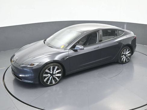 Used 2025 Tesla Model 3 Long Range RWD image 15