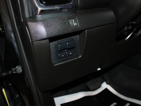 Used 2025 GMC Canyon Elevation w/ Convenience Package AWD/4WD image 42