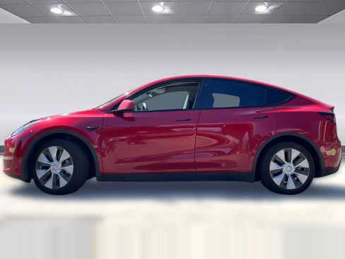 Used 2022 Tesla Model Y Long Range AWD/4WD image 2