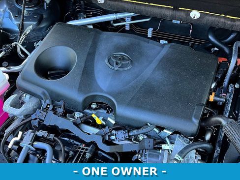 Used 2024 Toyota Venza LE AWD/4WD image 31