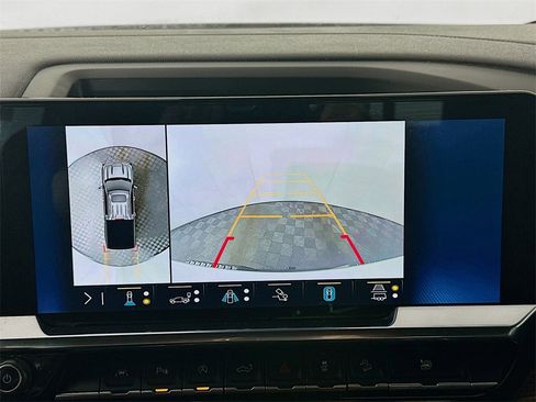 Used 2023 Chevrolet Silverado 1500 LT w/ Z71 Off-Road Package image 20