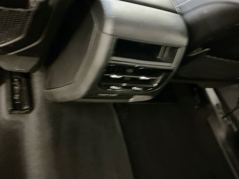 Used 2023 Jeep Grand Cherokee Laredo image 27