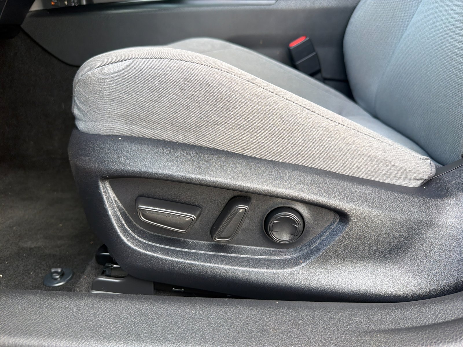 Used 2026 Toyota Camry LE w/ Convenience Package FWD image 12