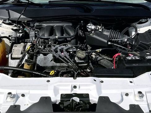 Used 2005 Ford Taurus SE image 32