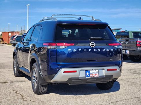 New 2025 Nissan Pathfinder SL image 4