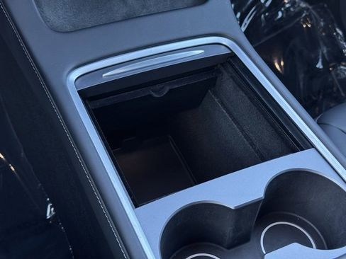 Used 2023 Tesla Model Y Long Range image 16