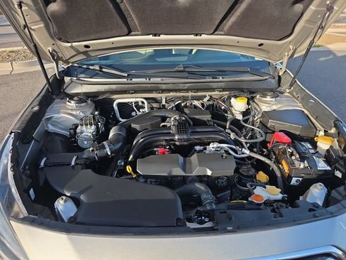 Used 2019 Subaru Outback 2.5i Limited AWD/4WD image 17