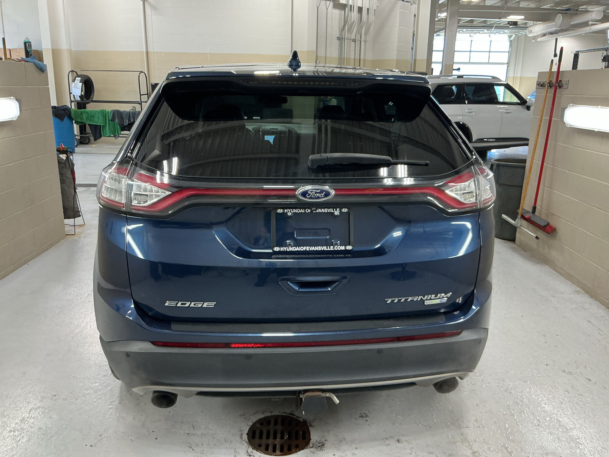 Used 2017 Ford Edge Titanium w/ Equipment Group 301A AWD/4WD image 6