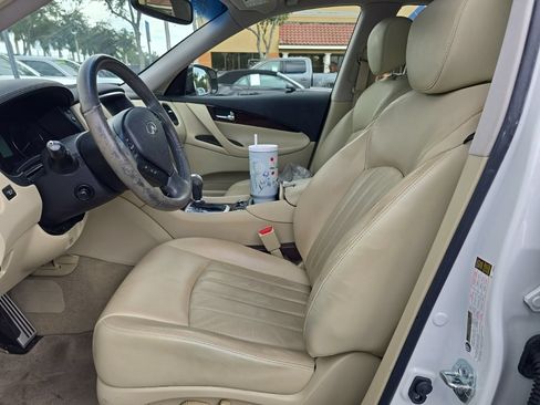 Used 2017 INFINITI QX50 2WD w/ Technology Package image 3