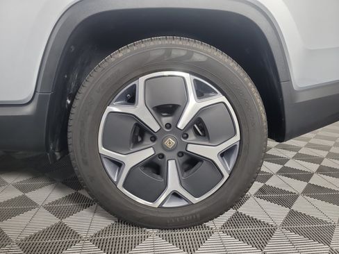 Used 2024 Rivian R1T Adventure Dual AWD/4WD image 10