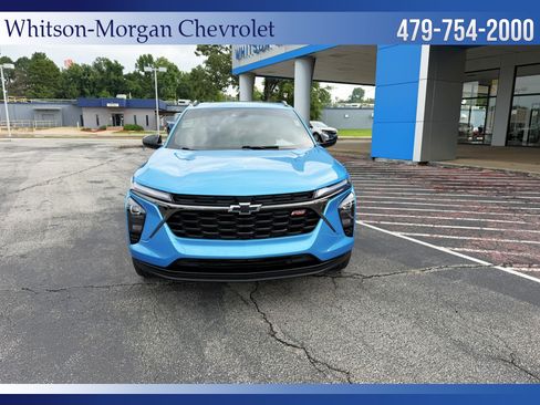 Used 2025 Chevrolet Trax RS w/ Sunroof Package FWD image 1