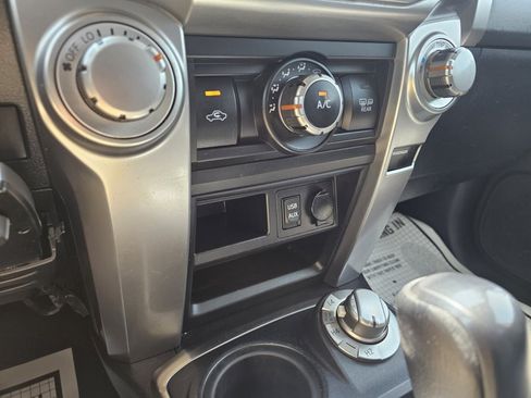 Used 2016 Toyota 4Runner SR5 AWD/4WD image 19