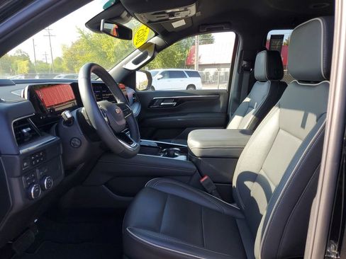 Certified 2025 Chevrolet Tahoe Premier image 5