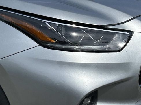 Used 2020 Toyota Highlander Limited AWD/4WD image 10