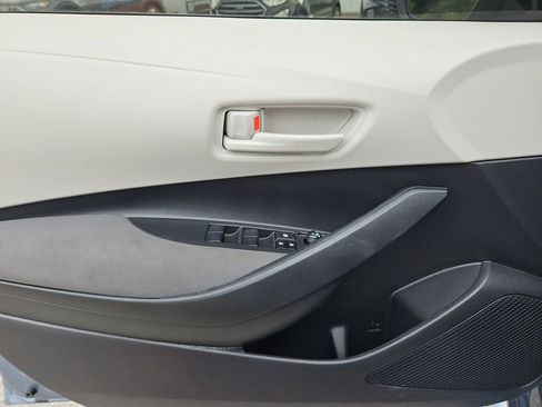 Used 2025 Toyota Corolla LE w/ Convenience Package FWD image 23