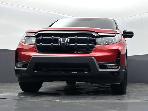 Used 2025 Honda Ridgeline Sport image 11