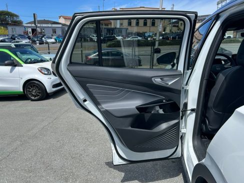 Used 2023 Volkswagen ID.4 Pro S Plus RWD image 46