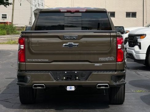 Used 2023 Chevrolet Silverado 1500 High Country w/ High Country Premium Package AWD/4WD image 6