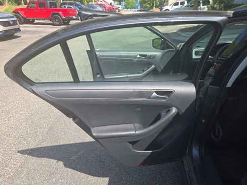 Used 2013 Volkswagen Jetta S FWD image 17