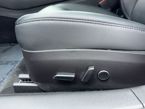 Used 2023 Tesla Model 3 Standard Range image 43