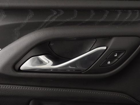 Used 2024 GMC Yukon Denali w/ Advanced Technology Package image 32