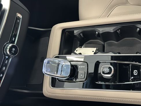 New 2026 Volvo XC90 B5 Core w/ Protection Package AWD/4WD image 19